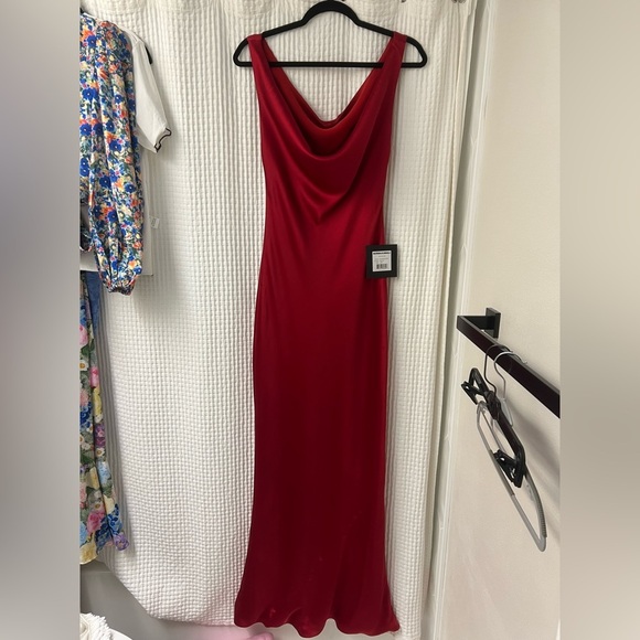 NWT Norma Kamali Deep Drape Neck Gown in Tiger Red - Picture 11 of 14